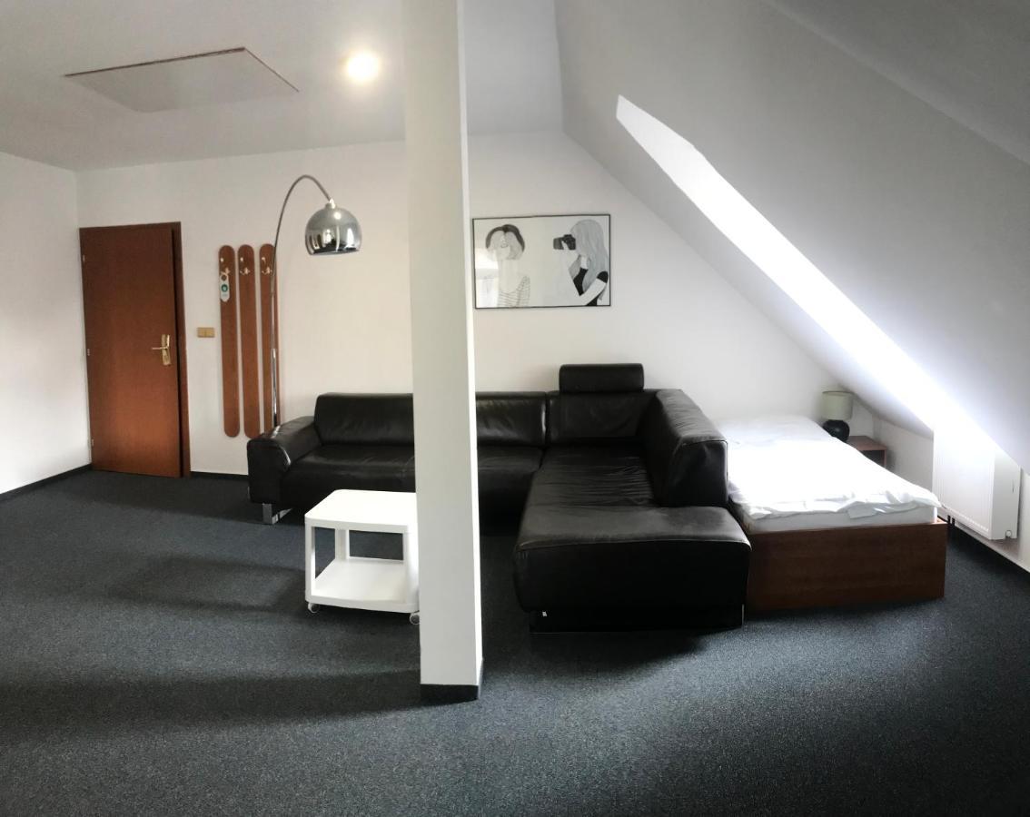Rozmaryn Rooms & Apartments Раковник Экстерьер фото