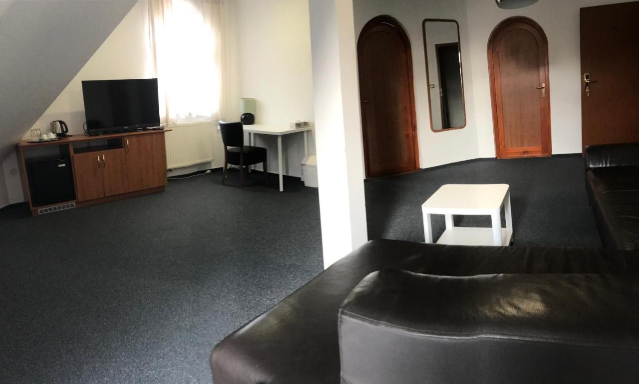 Rozmaryn Rooms & Apartments Раковник Экстерьер фото