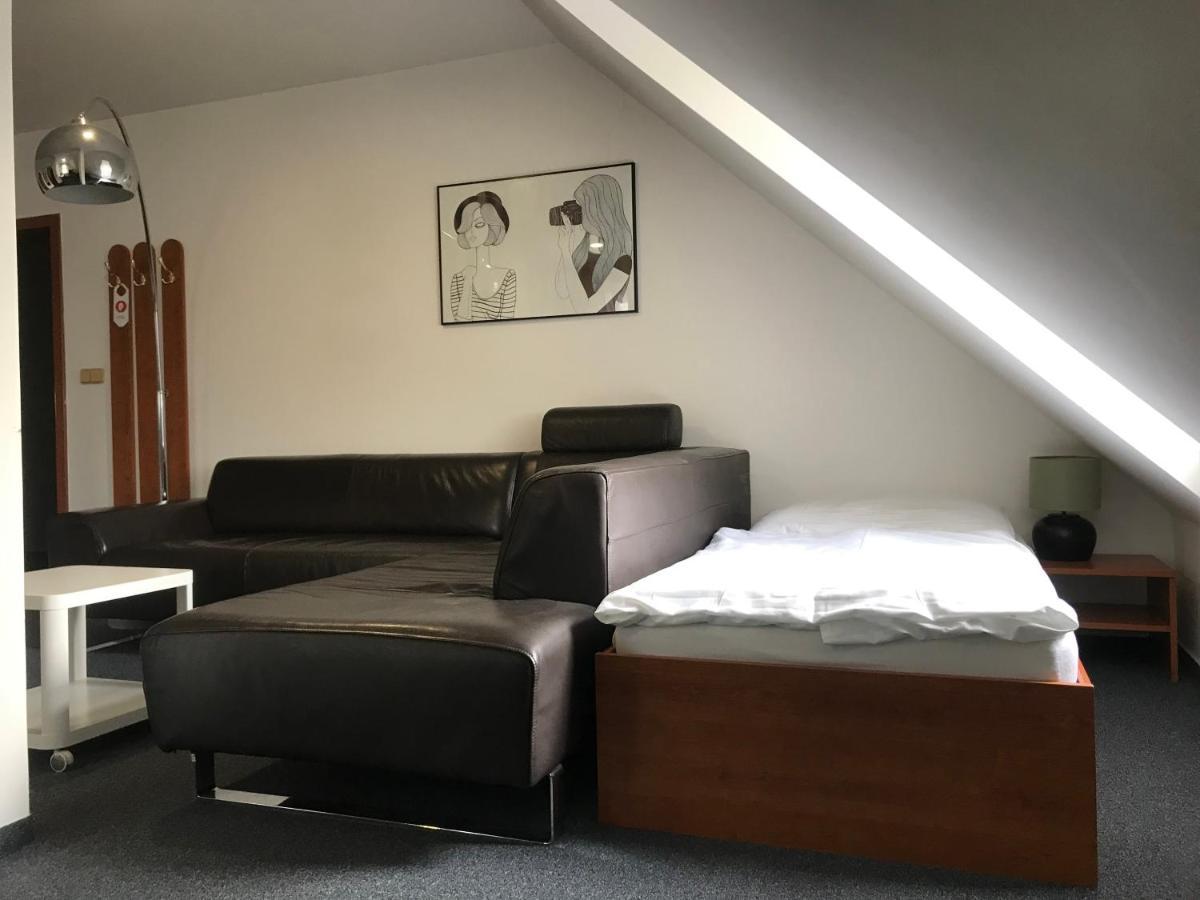 Rozmaryn Rooms & Apartments Раковник Экстерьер фото
