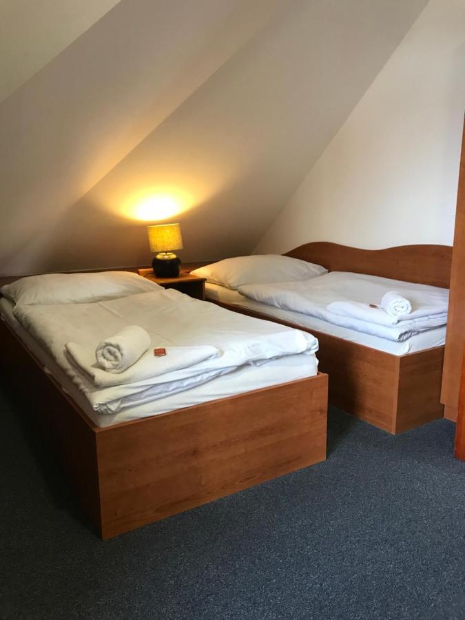 Rozmaryn Rooms & Apartments Раковник Экстерьер фото