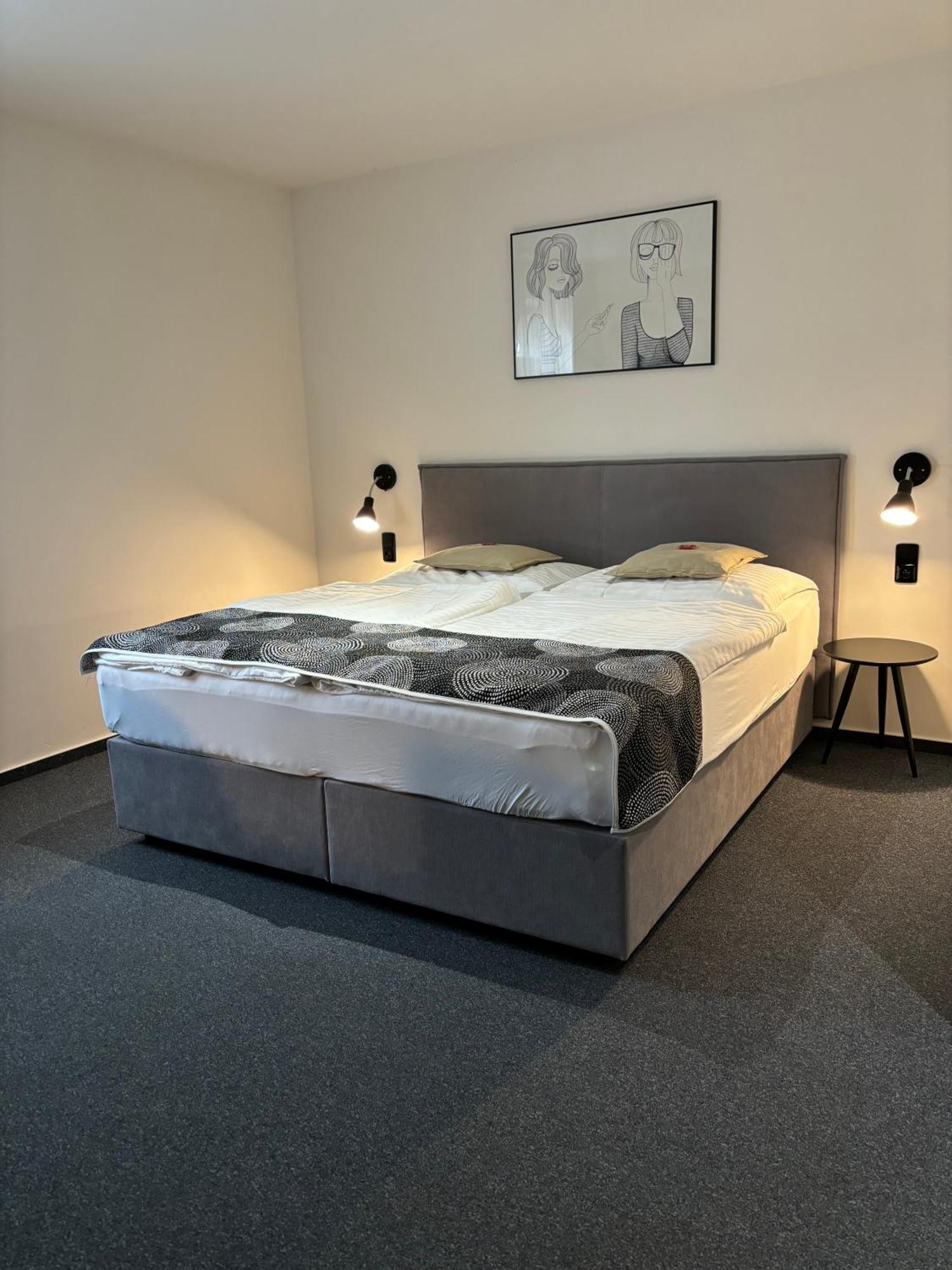 Rozmaryn Rooms & Apartments Раковник Экстерьер фото