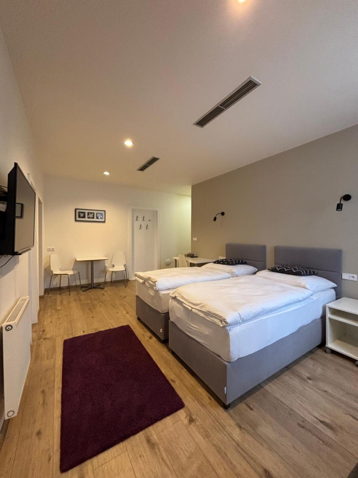 Rozmaryn Rooms & Apartments Раковник Экстерьер фото