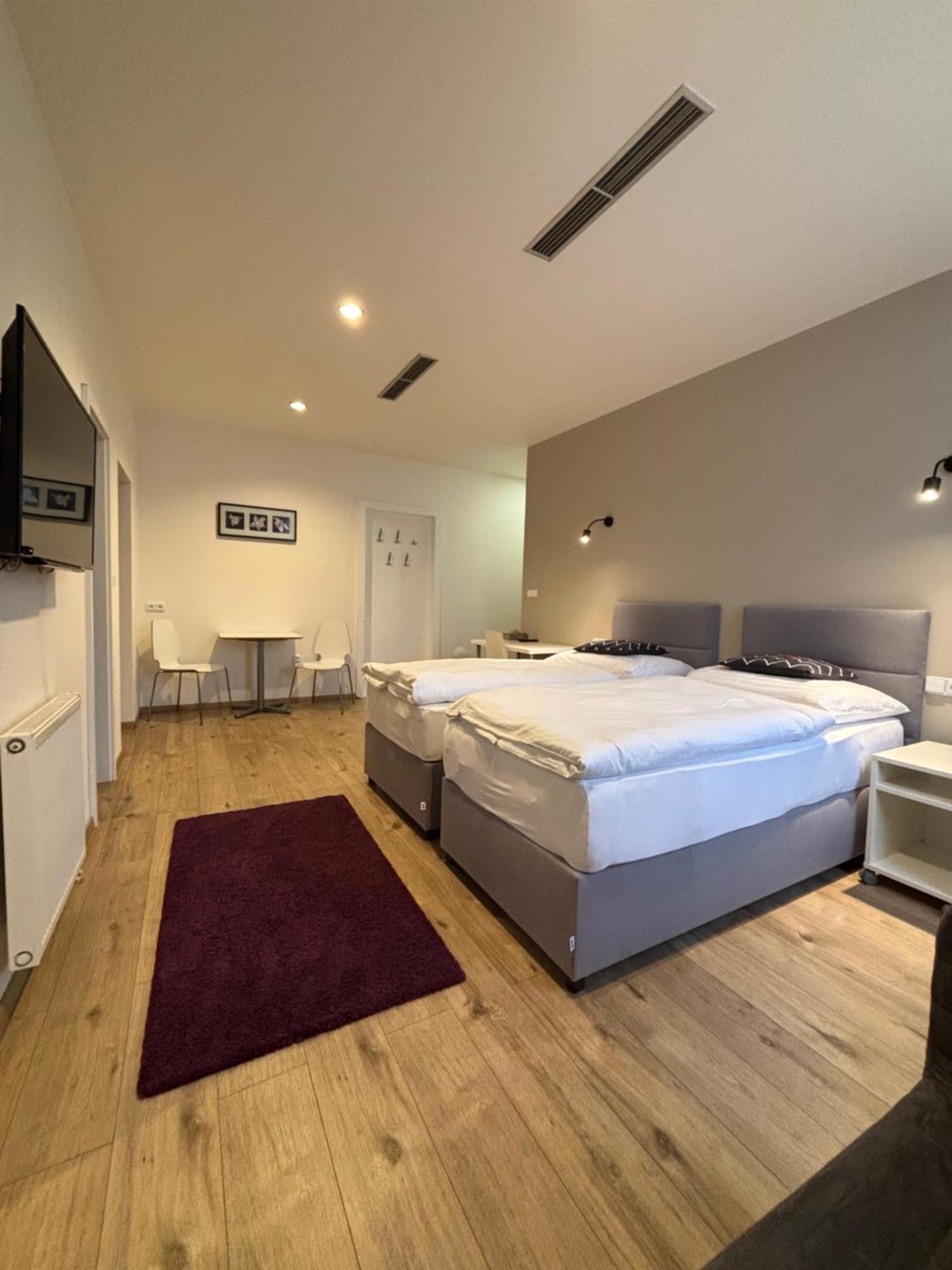 Rozmaryn Rooms & Apartments Раковник Экстерьер фото