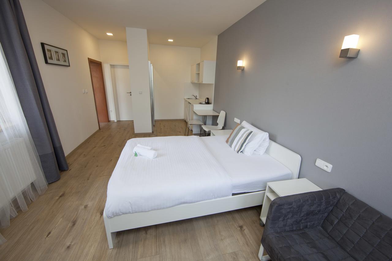 Rozmaryn Rooms & Apartments Раковник Экстерьер фото