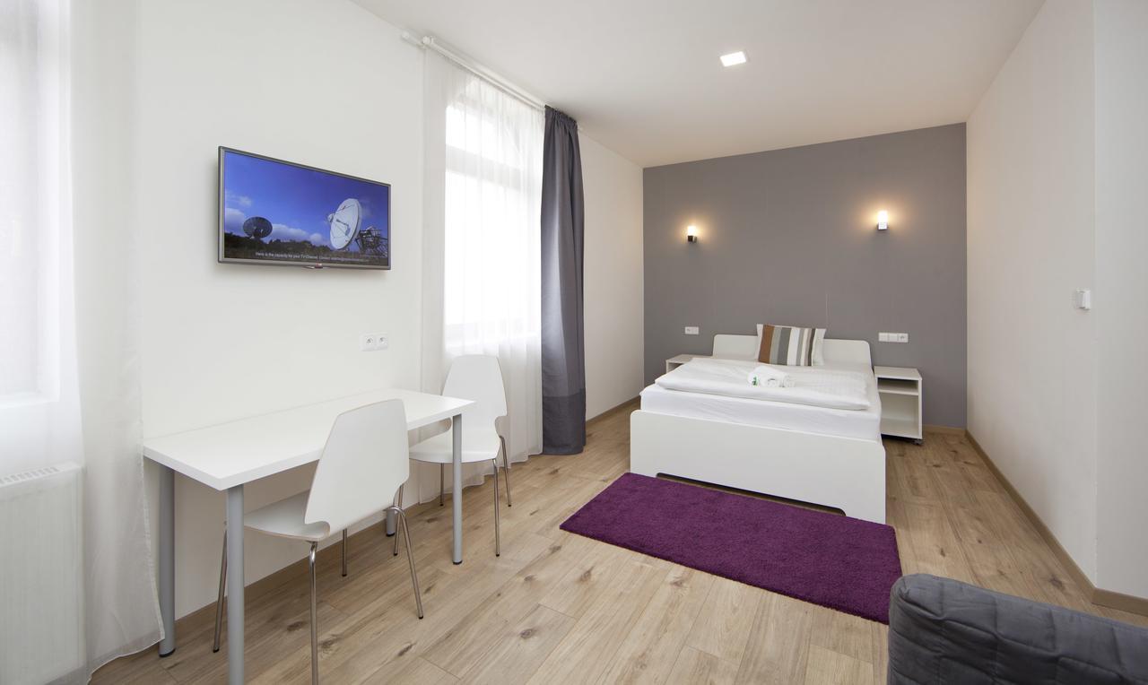 Rozmaryn Rooms & Apartments Раковник Экстерьер фото