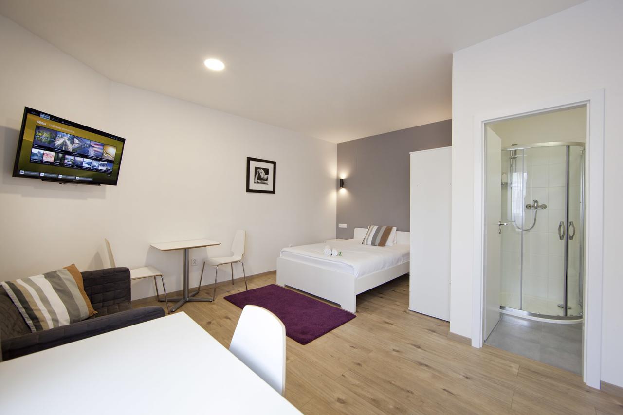 Rozmaryn Rooms & Apartments Раковник Экстерьер фото